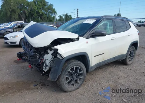 2019 Jeep Compass Trailhawk 4X4 z USA, uszkodzony, nr VIN 3C4NJDDB3KT671092